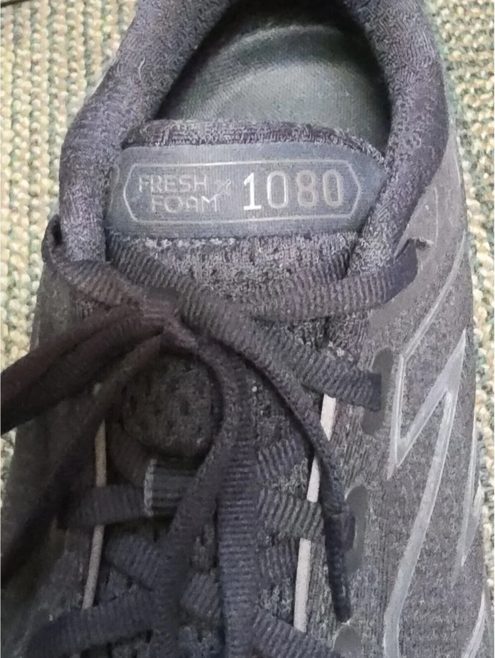 New Balance Fresh Foam 1080 women Lace-Up Low Top Sneakers Black/White